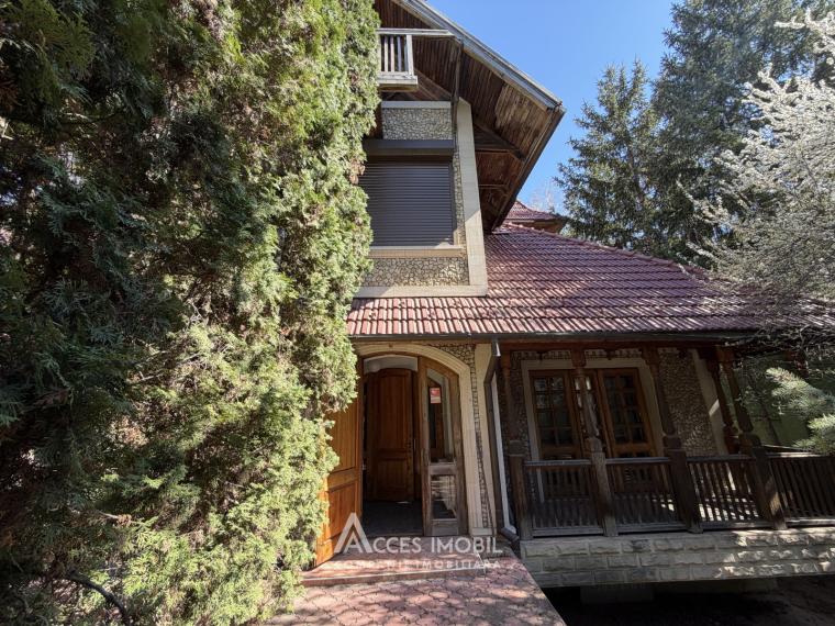 Casă! Centru, str. Nucarilor, 5+ camere + living, 510m2 + 6 ari. Încălzire autonomă!: 1