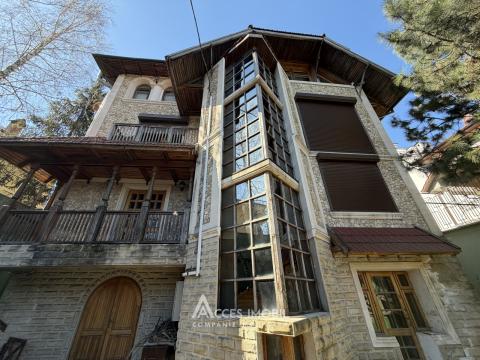 Casă! Centru, str. Nucarilor, 5+ camere + living, 510m2 + 6 ari. Încălzire autonomă!: 3