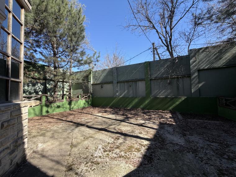 Casă! Centru, str. Nucarilor, 5+ camere + living, 510m2 + 6 ari. Încălzire autonomă!: 8