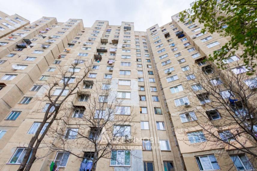 Buiucani, str. Piața Unirii Principatelor, 2 camere! Localizare de mijloc!: 9