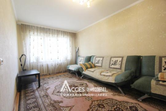 Чеканы, бд. М. Чел Бэтрын, 2 комнаты. Середина дома!: 2