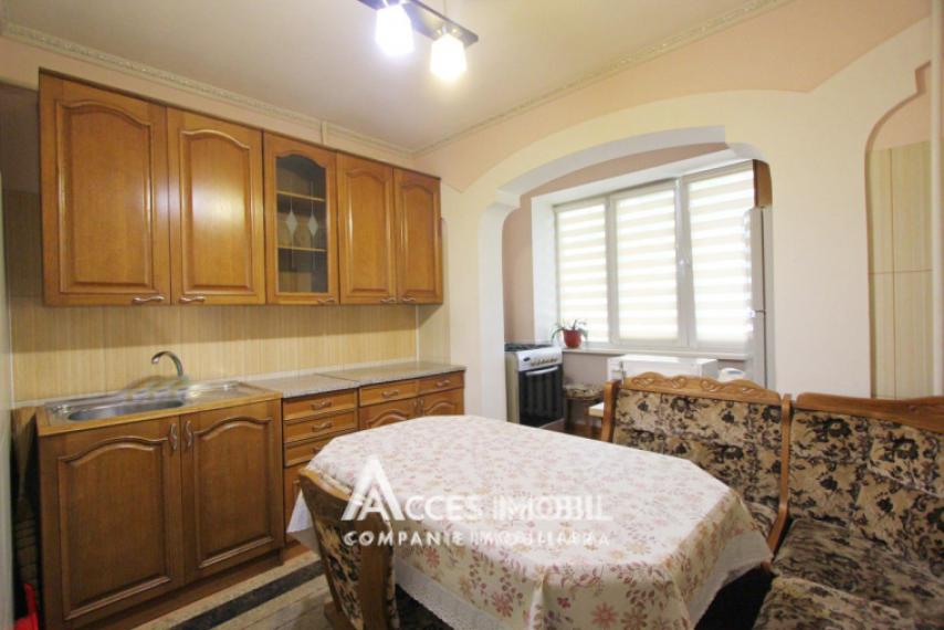 Чеканы, бд. М. Чел Бэтрын, 2 комнаты. Середина дома!: 0