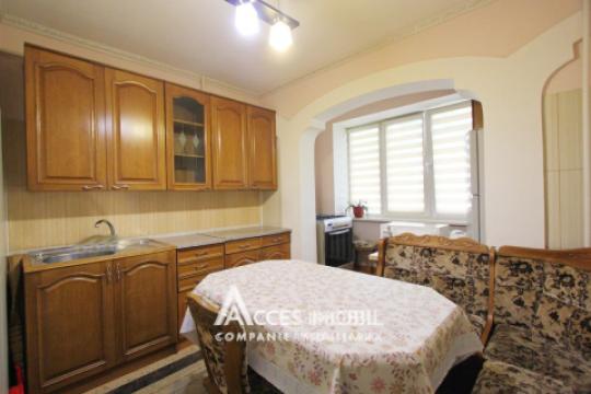 Чеканы, бд. М. Чел Бэтрын, 2 комнаты. Середина дома!: 0