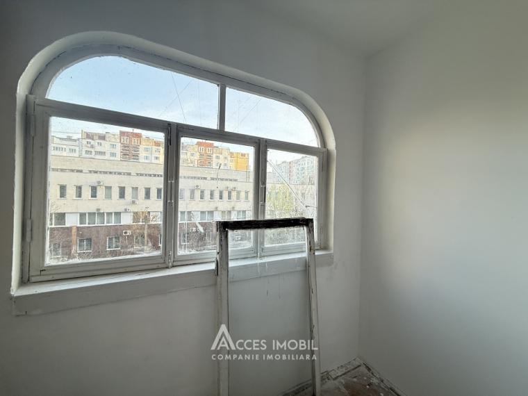 Ciocana, Mircea Cel Batran avenue, 4 rooms. Middle position!: 10