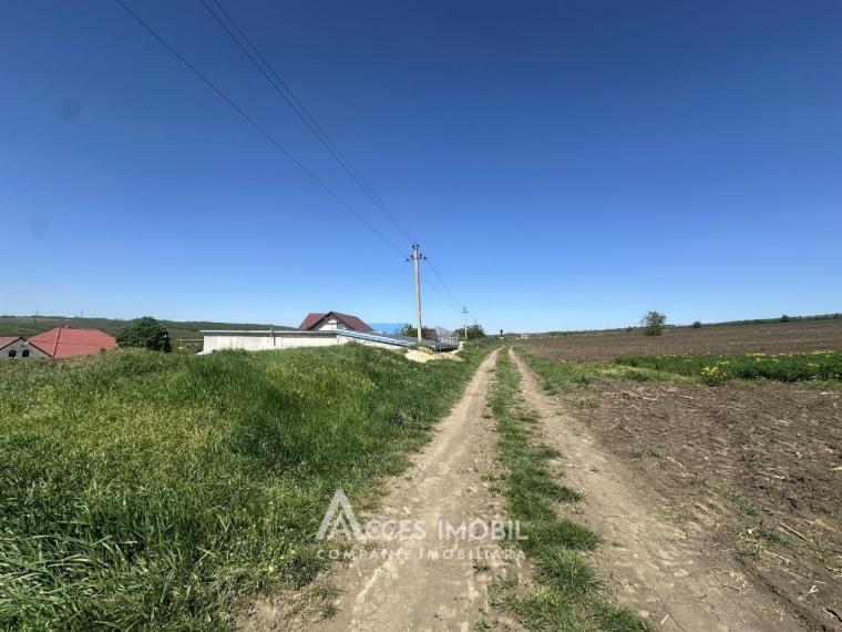 Teren pentru construcții 6 ari. Hulboaca, str. Decebal!: 1