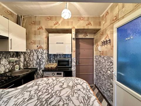 Рышканы, ул. Николай Димо, 1 комната. Средина дома!: 4