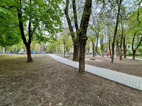 Рышканы, ул. Николай Димо, 1 комната. Средина дома!: 8