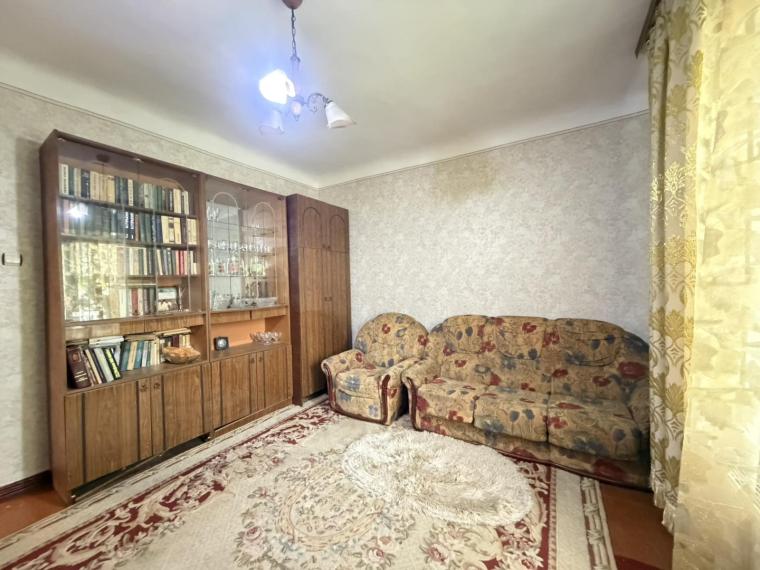 Chirie! Casă! str. Universității, Centru, 2 camere + 4  ari. Încălzire autonomă!: 1