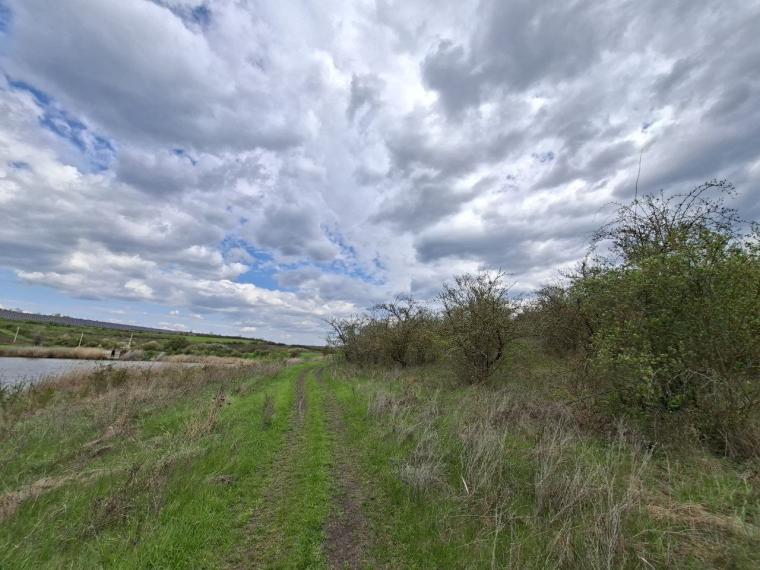 Lot of agricultural land, 18 ares. Outside the city, Colonita!: 2