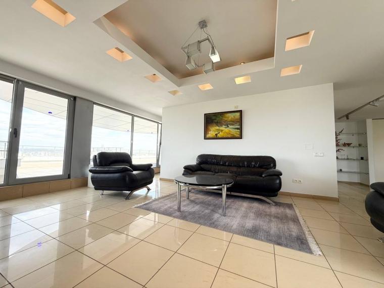 Chirie! Bloc Nou! str. Mihai Eminescu, Centru, 2 camere + living. Euroreparație!: 1