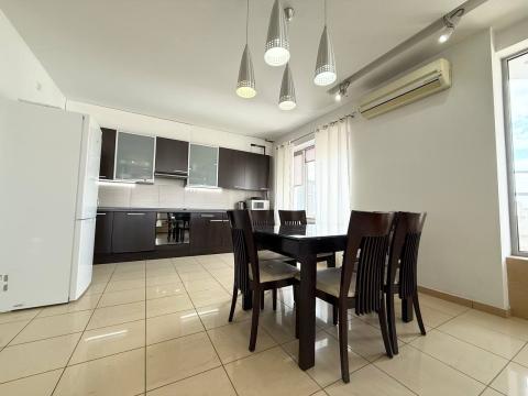 Chirie! Bloc Nou! str. Mihai Eminescu, Centru, 2 camere + living. Euroreparație!: 2