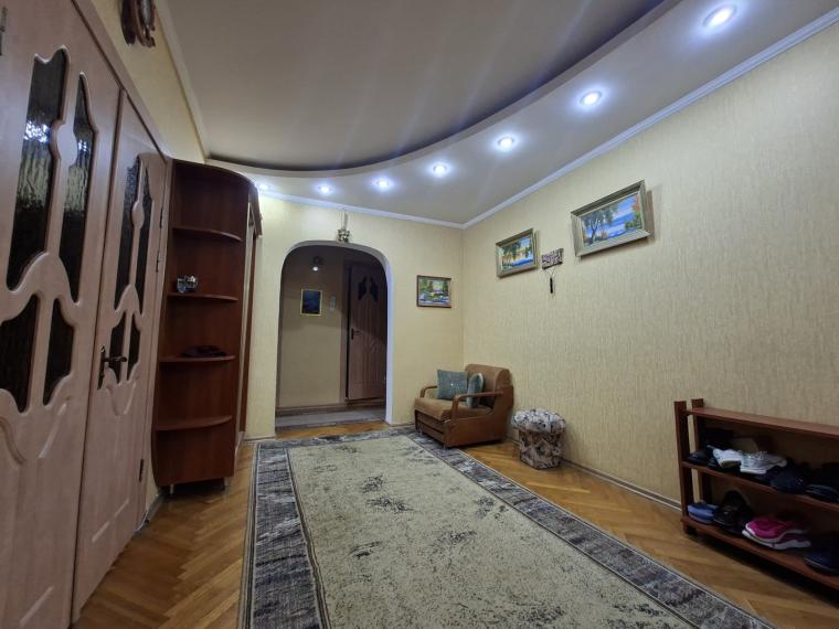 ул. Петру Заднипру, Чеканы, 3 комнаты. 143 серия! Середина дома!: 9