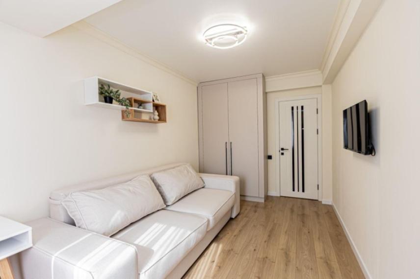 Chirie! Bloc Nou! Centru, str. Nicolae Testemițanu, 2 camere. Euroreparație! Încălzire autonomă!: 2