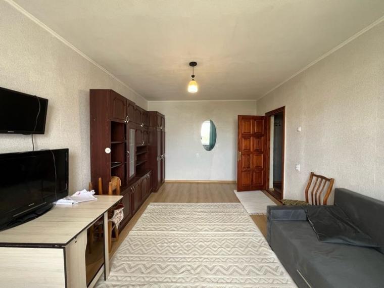 Botanica, Hristo Botev street, room! Middle position!: 1