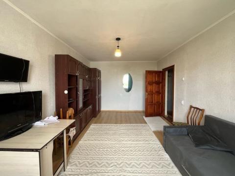 Botanica, Hristo Botev street, room! Middle position!: 1