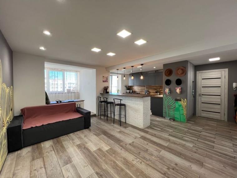 Ciocana, Igor Vieru street, 3 rooms + living! Euro Repair!: 2