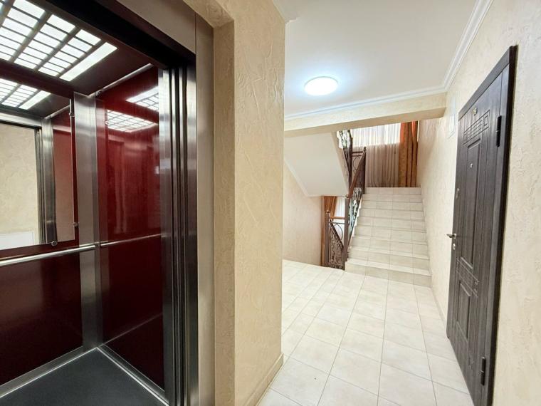 New Block! Center, Ivan Zaikin street, 2 rooms + living. Euro repair!: 8