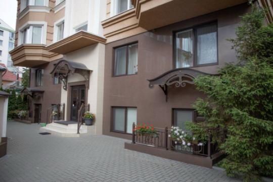 New Block! Center, Ivan Zaikin street, 2 rooms + living. Euro repair!: 10