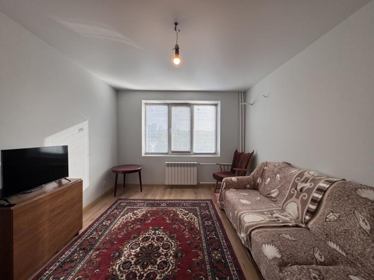 Buiucani, str. V. Belinski, 3 camere!: 0