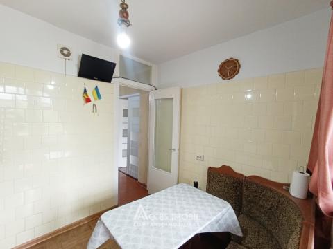 Botanica, str. Cuza Vodă, 3 camere. Seria MS! De mijloc!: 8