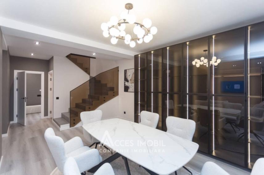 TownHouse în 3 niveluri! Ciorescu, str. 31 August 1989, 270m2 + 3 ari. Euroreparație!: 2