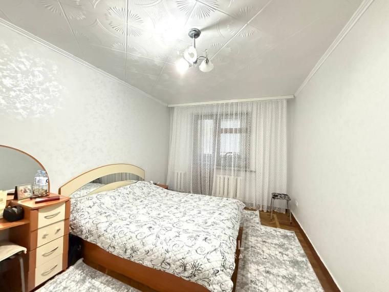 Crangului street, Rascani, 3 rooms. 102 Series! Eurorepair!: 4