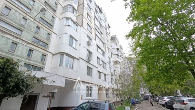 Buiucani, bd. Alba Iulia, 3 camere. Seria 143! De mijloc!: 9