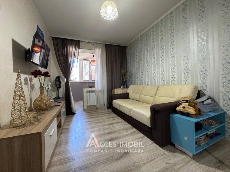 Moscova avenue, Rascani, 2 rooms. Euro Repair! Middle position!: 2