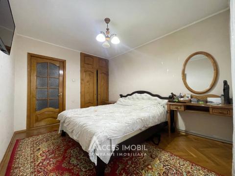 Apartamente cu 3 camere de vânzare: Botanica, str. Grenoble
