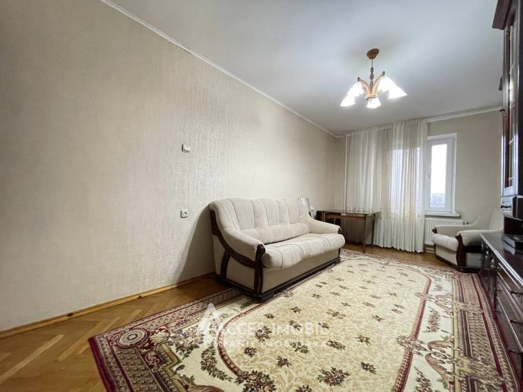 Botanica, str. Grenoble, 3 camere! Seria Varnița! Autonomă!: 3