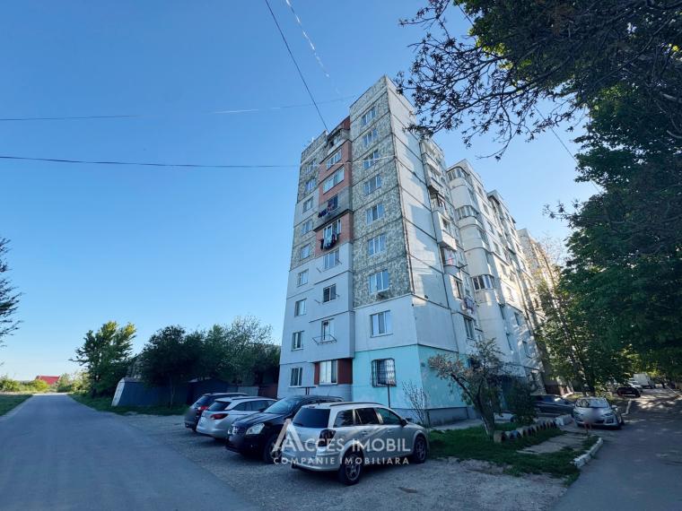 Dobrogea, Ion Creanga street, 3 rooms + living ! Euro repair! Series 143! + Garage!: 12