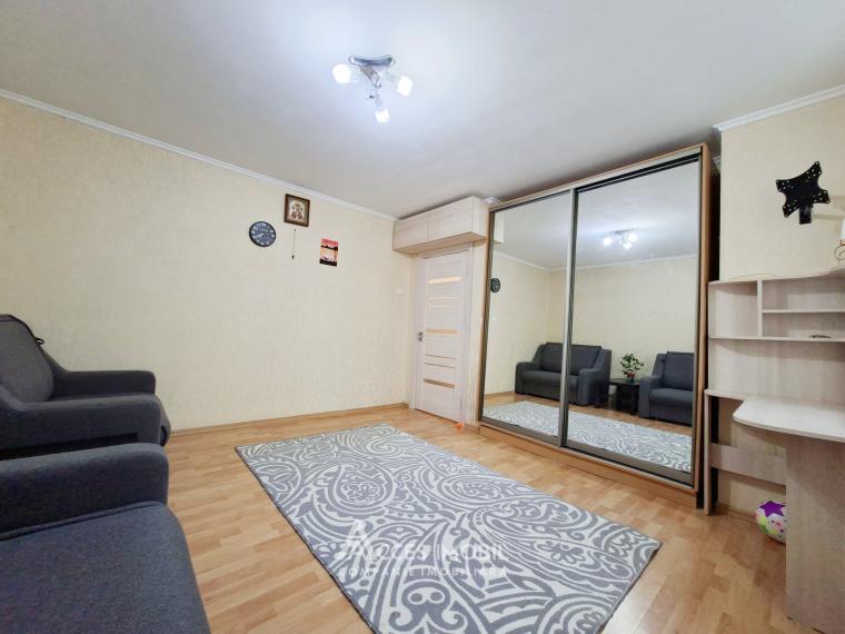 Ciocana, str. Ișnovăț, 1 cameră. Euroreparație! De mijloc!: 1