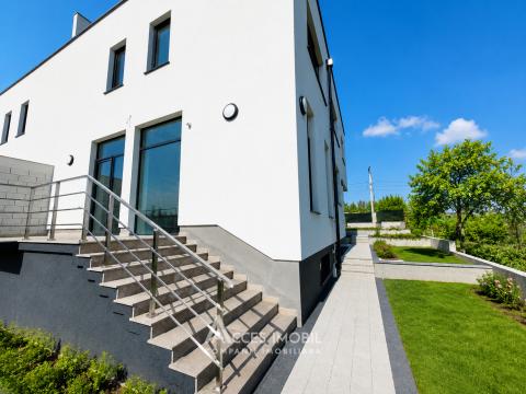 Duplex în 3 niveluri! Sociteni, str. Independenței, 275m2 + 4 ari! Variantă albă!: 26
