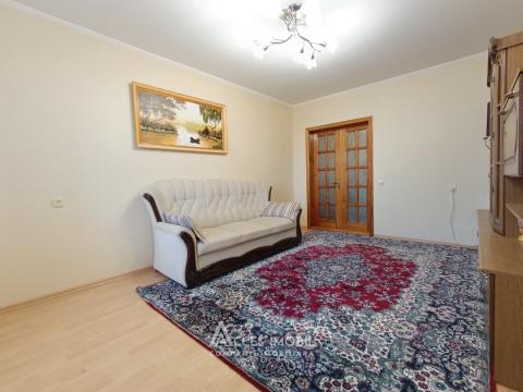 Centru, str. Grenoble, 3 camere. Încălzire autonomă!: 1