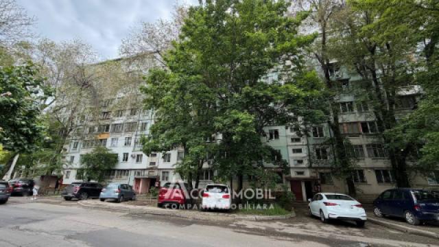 Буюканы, ул. ВасилеЛупу , 2 комнаты! Середина дома!: 10