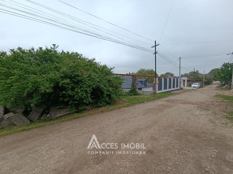 Teren pentru construcții 4 ari + 6 ari în folosință! Codru, str. Izvoarelor!: 0