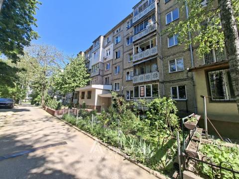 Botanica, str. Hristo Botev, 3 camere + living. Localizare de mijloc, bilaterală!: 17