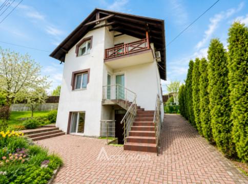 Houses for sale in Chisinau: Colonița, Stefan cel Mare street