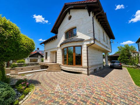 Houses for sale in Chisinau: Buiucani, str. Paris