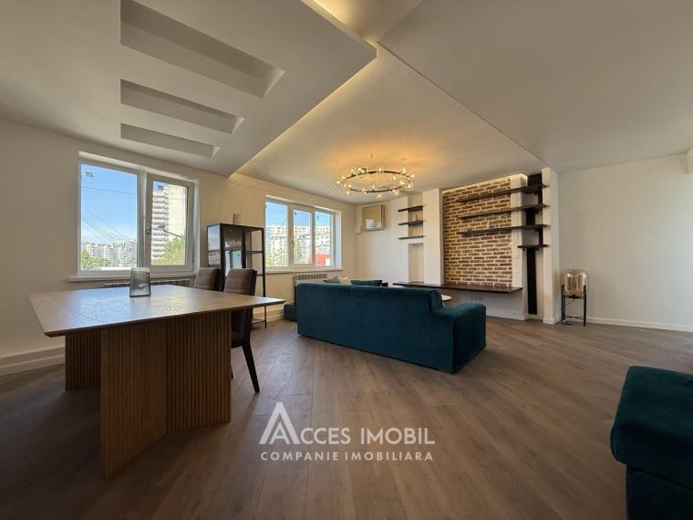 Center, Constantin Negruzzi Boulevard, 2 rooms + living room. Eurorepair!: 2