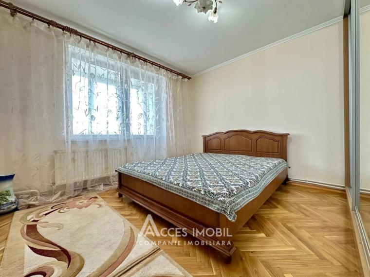 Riscani, Miron Costin street, 4 rooms. Autonomus heating!: 0