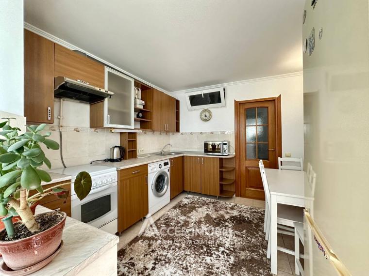 Riscani, Miron Costin street, 4 rooms. Autonomus heating!: 7