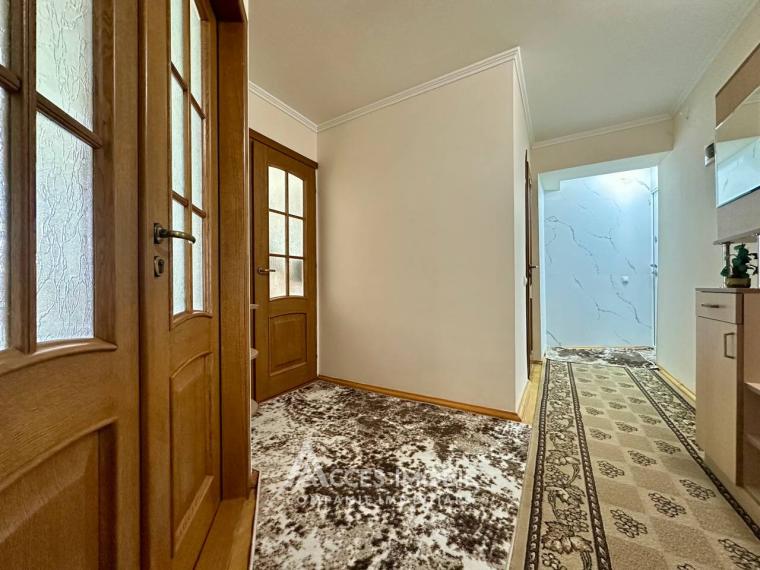 Riscani, Miron Costin street, 4 rooms. Autonomus heating!: 11