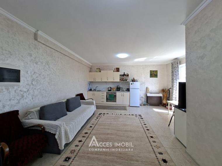 Vilă! Sîngera, str. I.P.Iuvma, 3 camere + living, 80m2 + 6 ari. Euroreparație!: 3