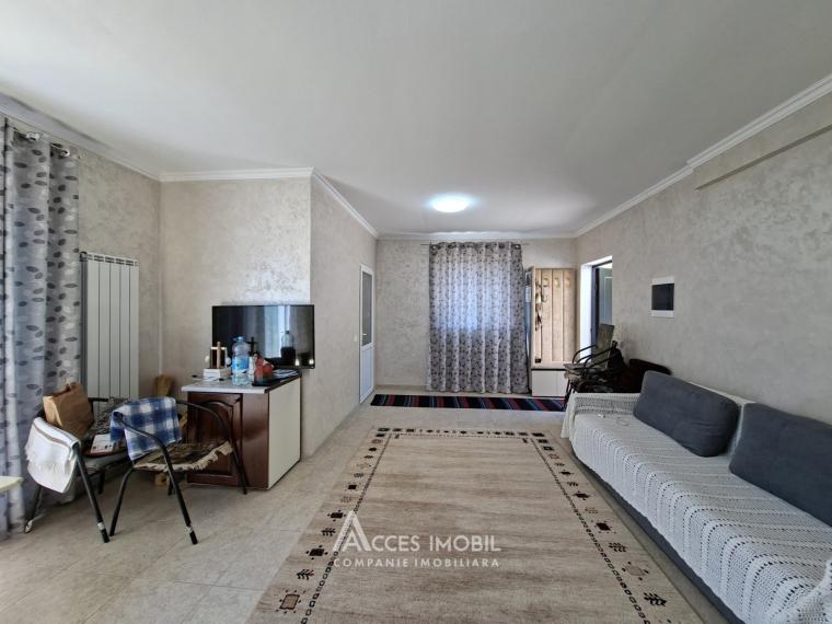 Vilă! Sîngera, str. I.P.Iuvma, 3 camere + living, 80m2 + 6 ari. Euroreparație!: 2