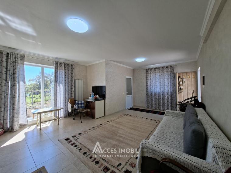 Vilă! Sîngera, str. I.P.Iuvma, 3 camere + living, 80m2 + 6 ari. Euroreparație!: 1