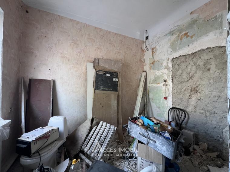 Ciocana, Uzinelor street, 2 rooms. No repair! Middle position!: 2