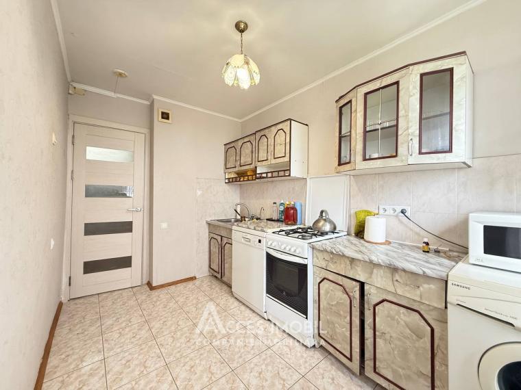 Ciocana, M. Sadoveanu street, 4 rooms. View! Autonomous heating!: 5