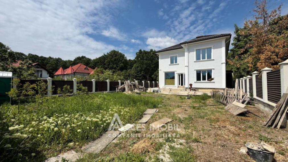 Vilă! Trușeni, str. Tricolorului, 4 camere + living, 170m² + 6 ari. Varianta albă! Încălzire autonomă!: 0