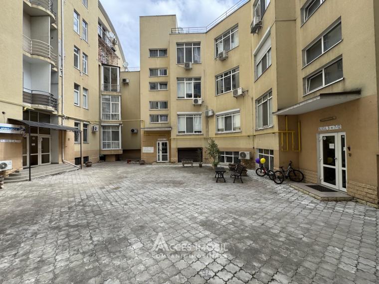 Bloc Nou! Centru, str. Mihai Eminescu, 3 camere + living. Euroreparație!: 0
